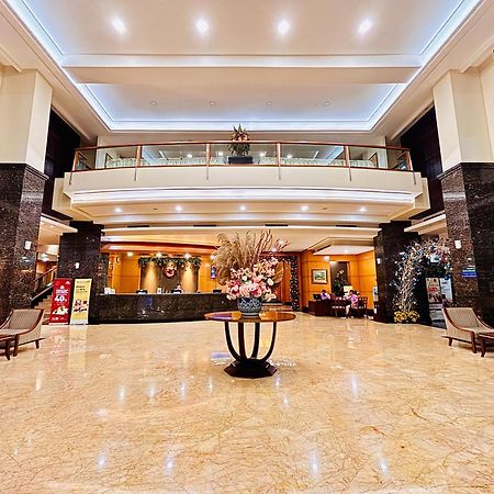 Manado Quality Hotel Buitenkant foto