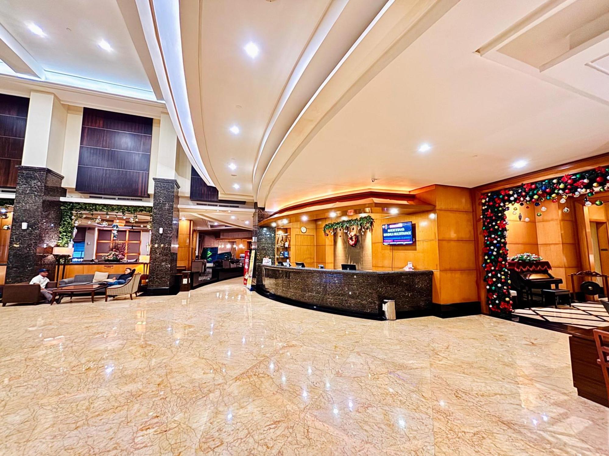Manado Quality Hotel Buitenkant foto