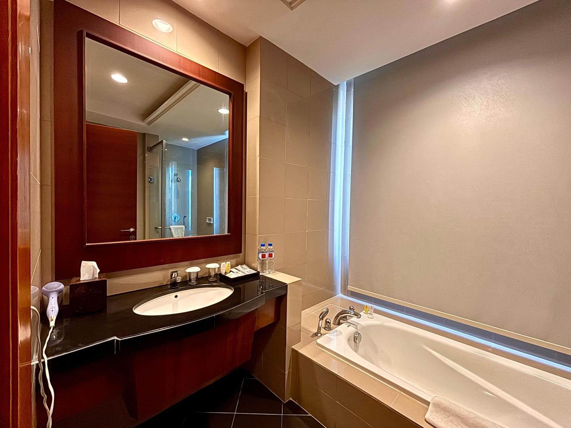 Manado Quality Hotel Buitenkant foto