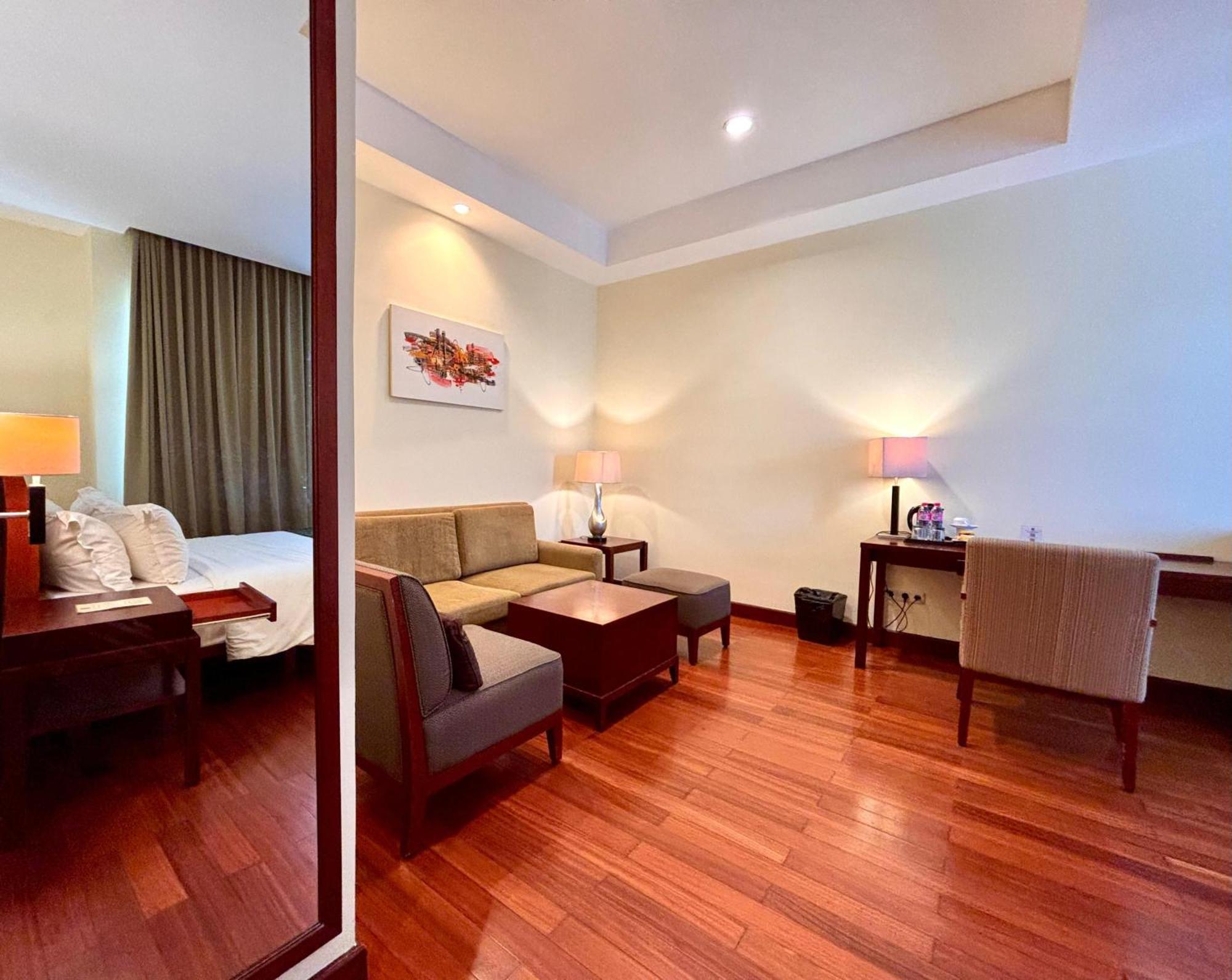 Manado Quality Hotel Buitenkant foto