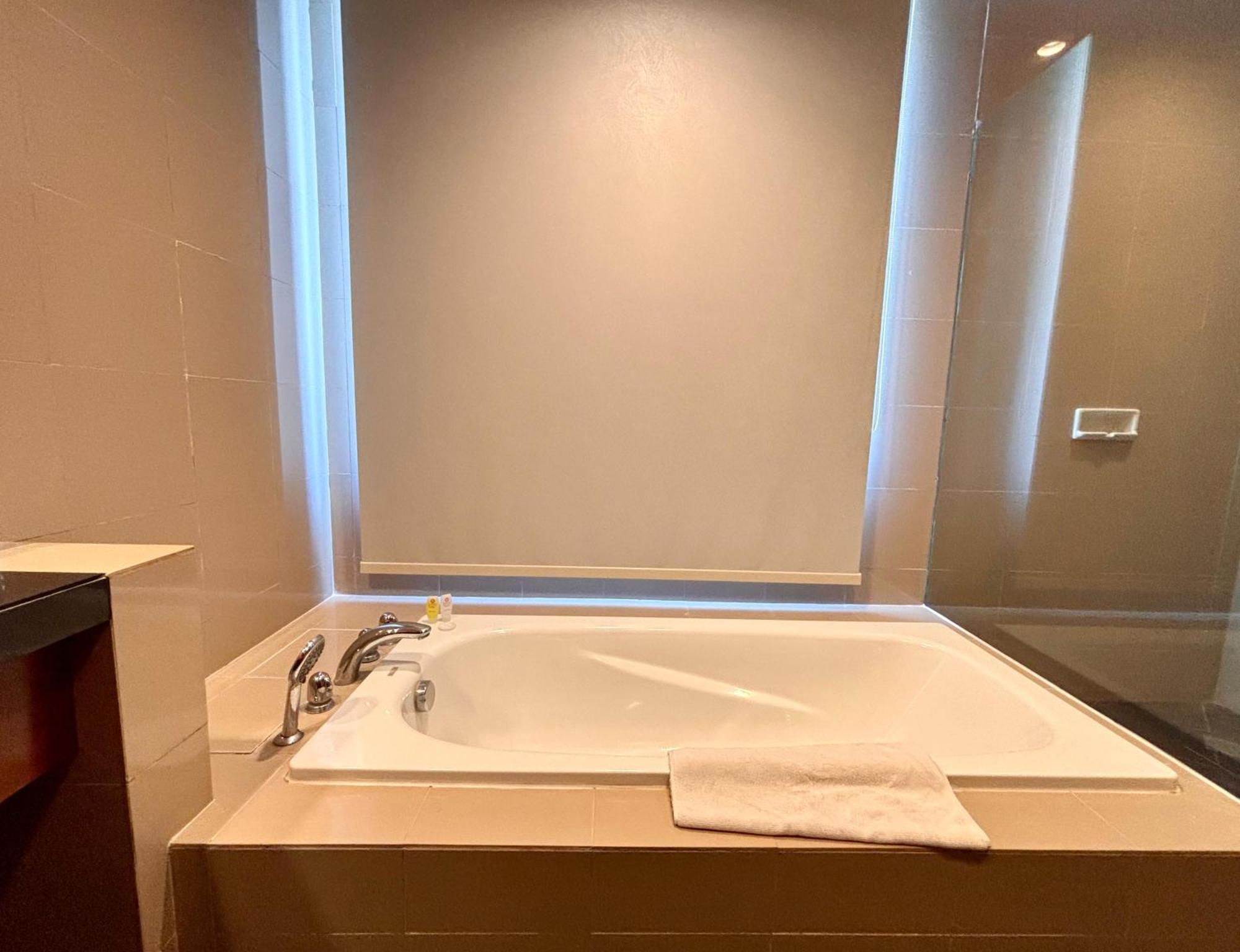 Manado Quality Hotel Buitenkant foto