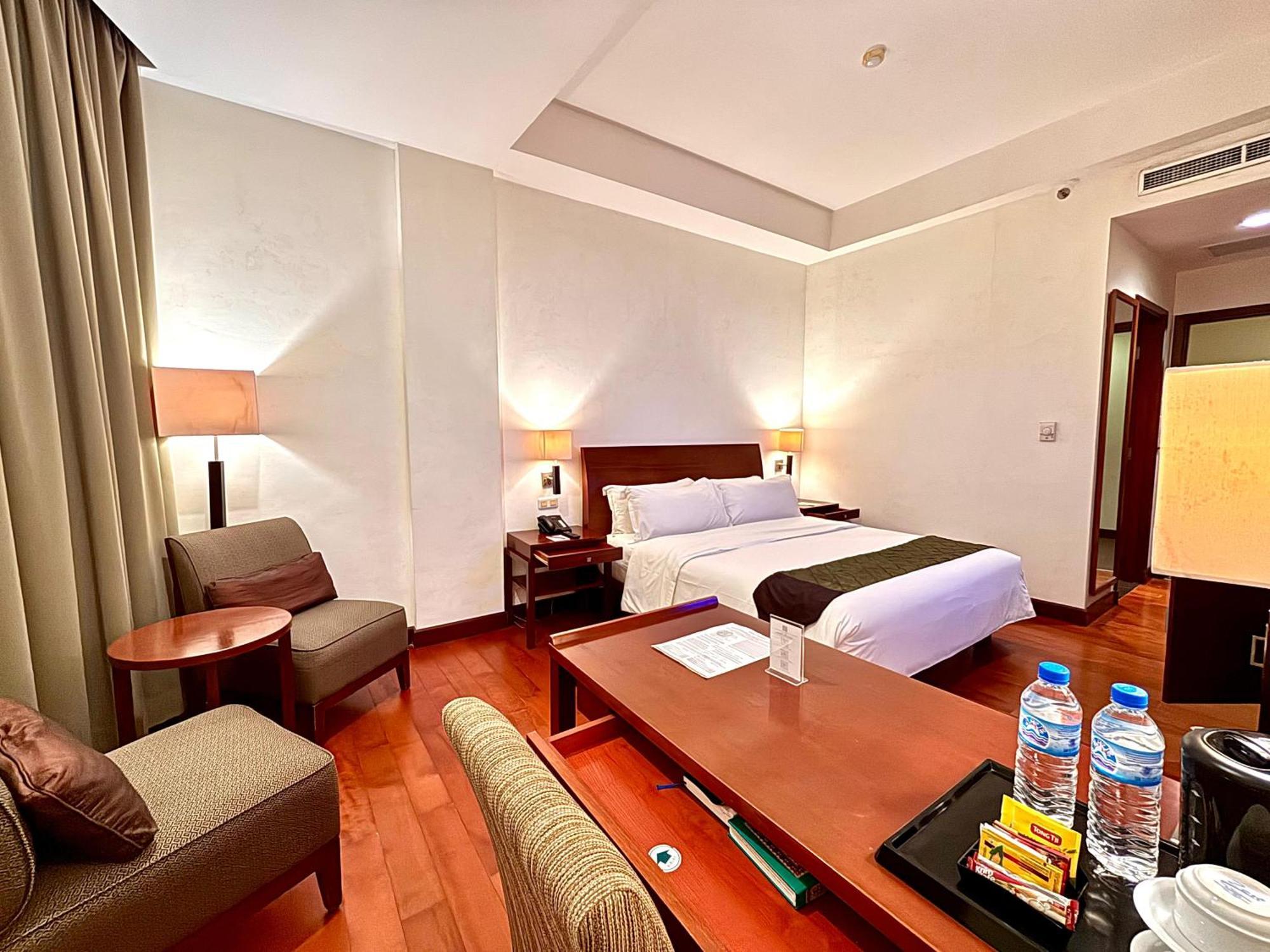 Manado Quality Hotel Buitenkant foto