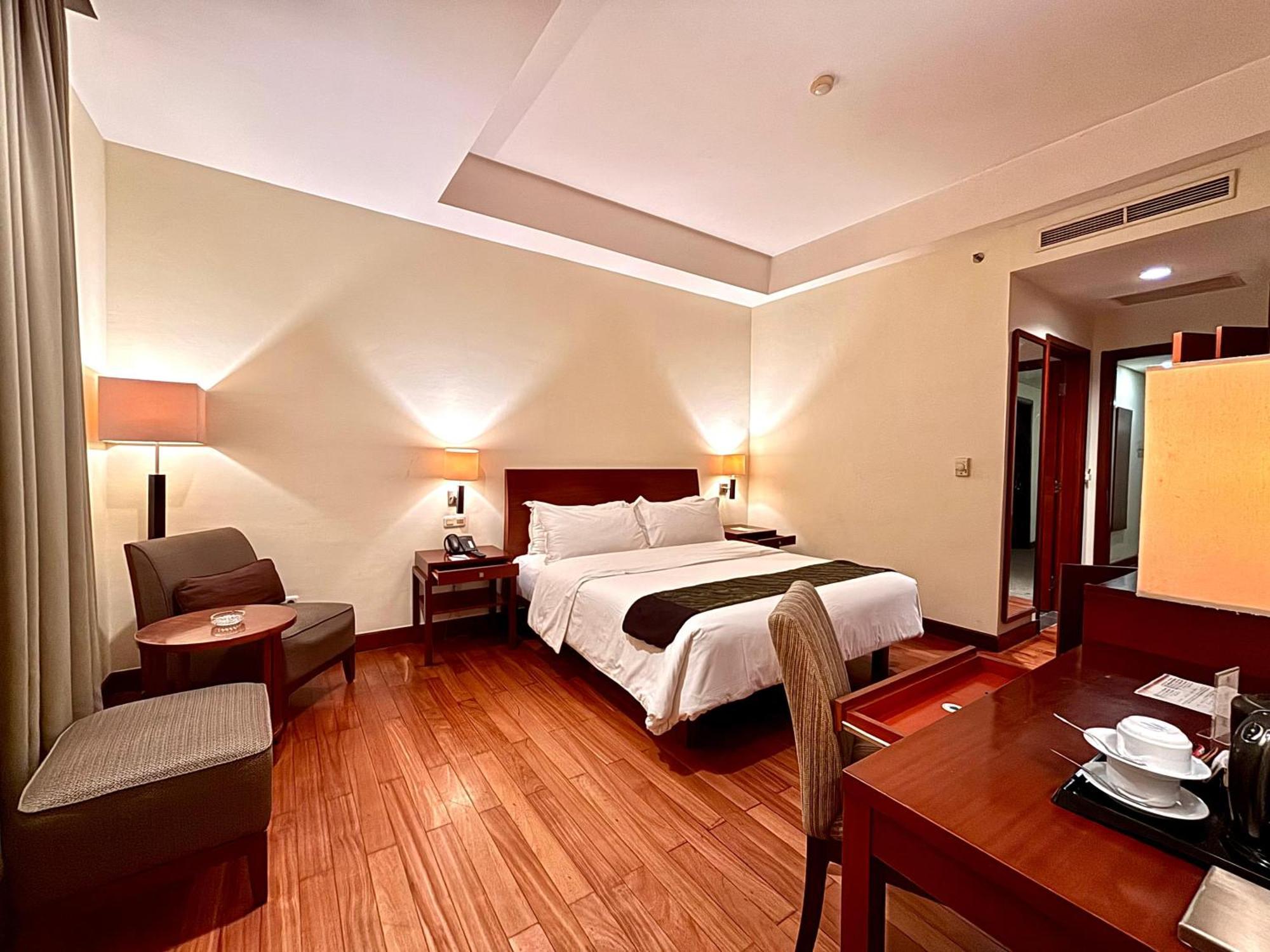 Manado Quality Hotel Buitenkant foto