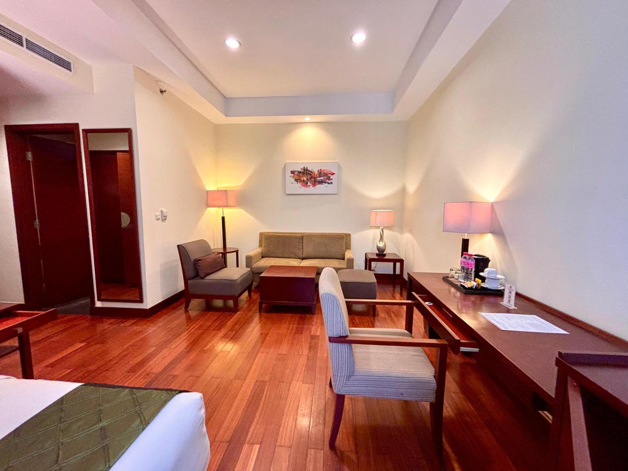 Manado Quality Hotel Buitenkant foto